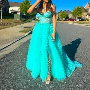 Sherri Hill Teal 2024 Ruffle dress , worn for only hour.